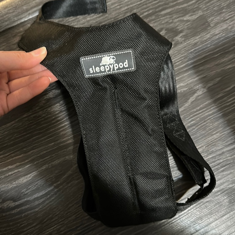 Sleepypod safety harness for dogs